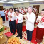 សាខាកាកបាទក្រហមកម្ពុជាខេត្តកណ្តាល បានរៀបចំពិធីសូត្រមន្តចម្រើនព្រះបរិត្ត រាប់បាត្រ និងប្រគេនទេយ្យវត្ថុចំពោះព្រះសង្ឃ ៩អង្គ ថ្វាយព្រះរាជកុសល សម្ដេចព្រះមហាក្សត្រី នរោត្តម មុនិនាថ សីហនុ ព្រះវររាជមាតាជាតិខ្មែរ ព្រះប្រធានកិត្តិយសកាកបាទក្រហមកម្ពុជា ជាទីគោរពសក្ការៈដ៏ខ្ពង់ខ្ពស់បំផុត ក្នុងឱកាសនៃព្រះរាជពិធីបុណ្យចម្រើនព្រះជន្មវឌ្ឍនមង្គលគម្រប់ ៩០ យាងចូល ៩១ព្រះវស្សា ..!!